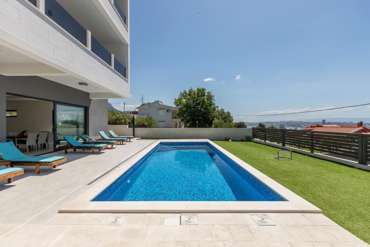 Luxury Villa La Nonna Ana - Heated Pool, Sea View, Near Split Kaštela Exterior foto