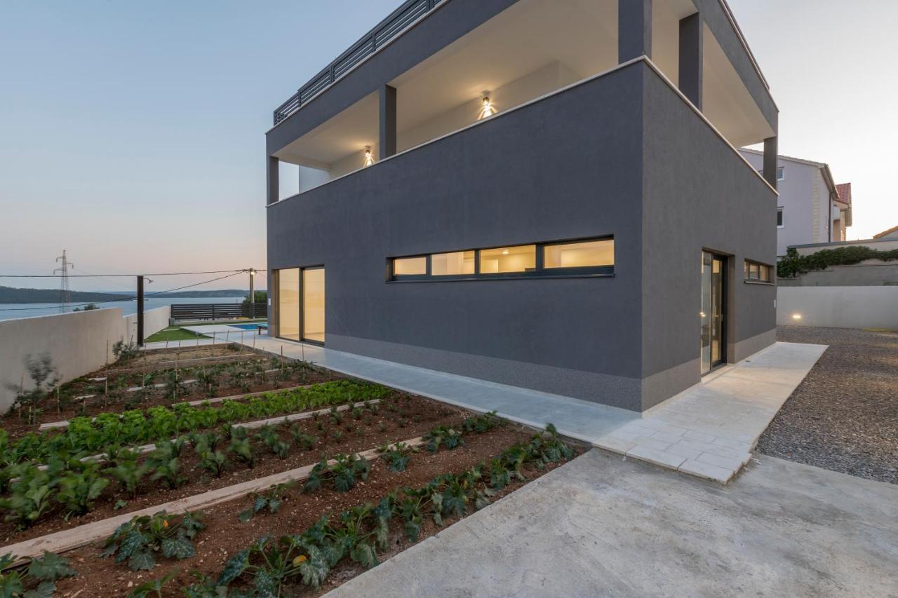 Luxury Villa La Nonna Ana - Heated Pool, Sea View, Near Split Kaštela Exterior foto