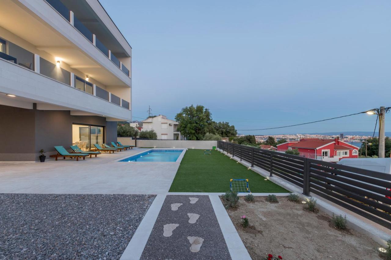 Luxury Villa La Nonna Ana - Heated Pool, Sea View, Near Split Kaštela Exterior foto